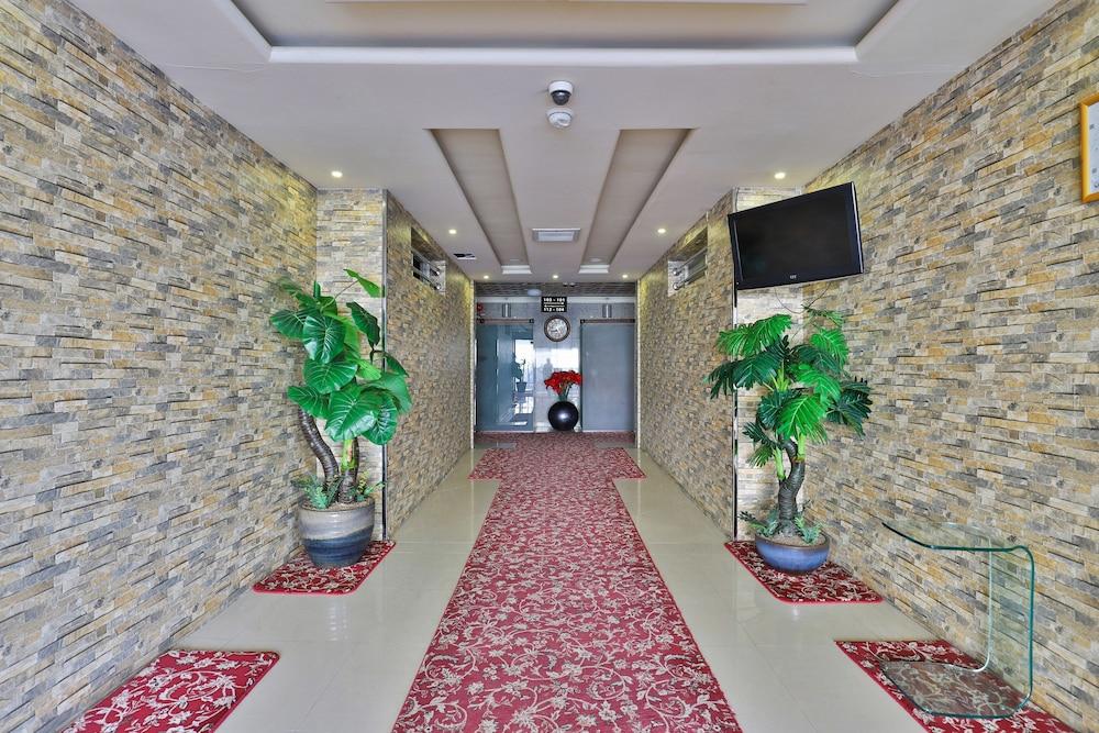 OYO 268 Durrat Alamaken Furnished Apts