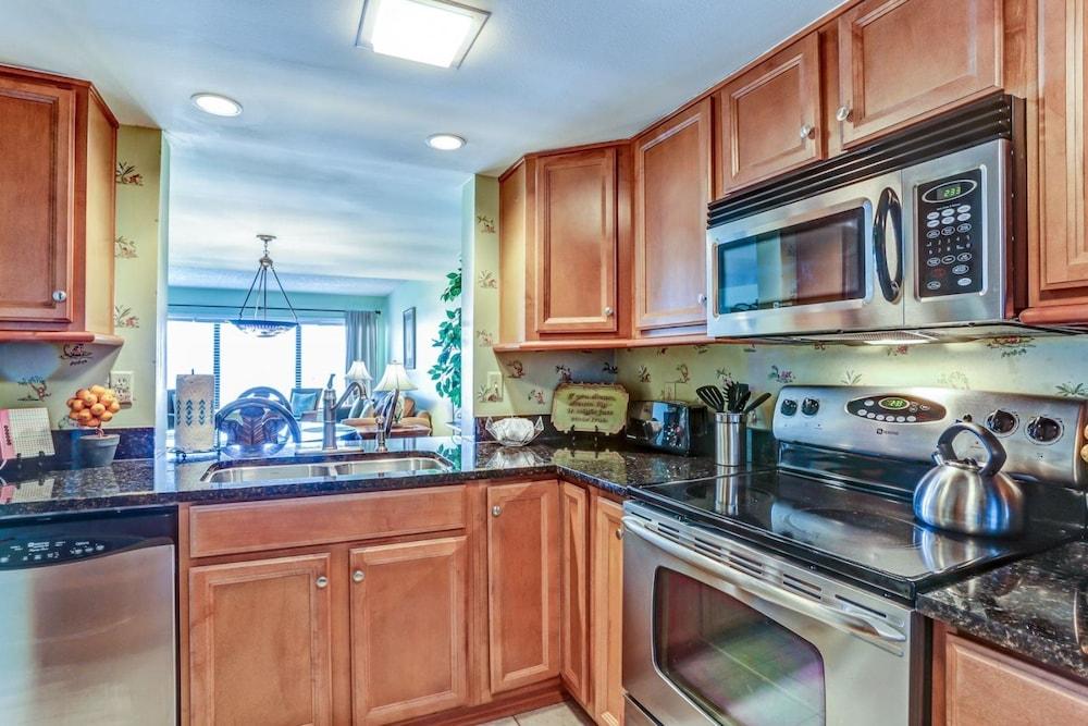 A116-amelia-surf-and-racquet