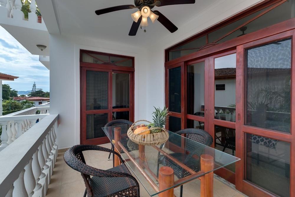 Great 3rd Floor Condo in Seaside Community