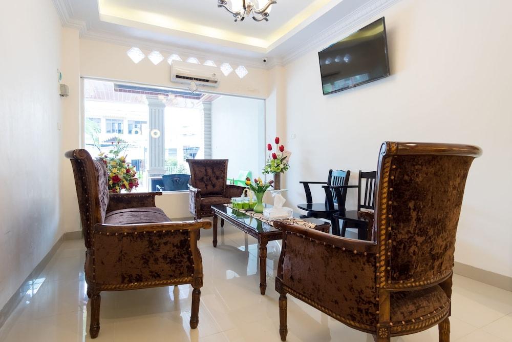 Super OYO 621 Vania Residence