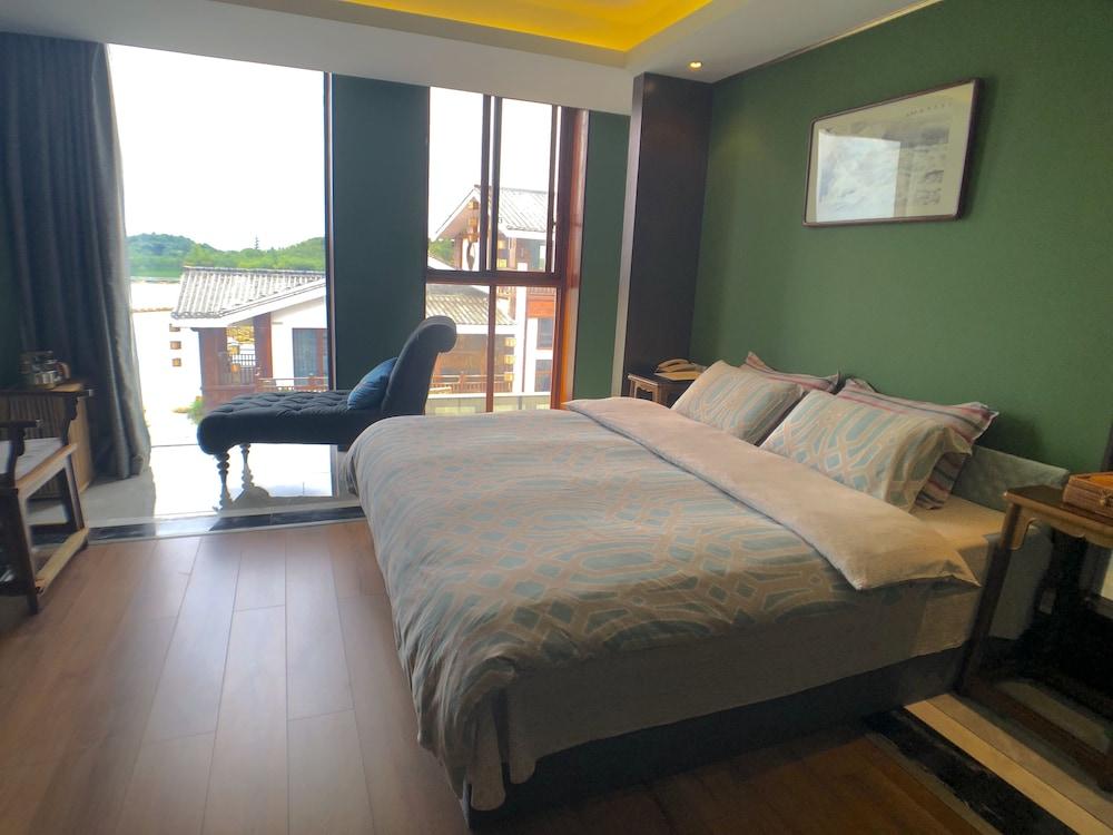 Qiancuihang Art Hotel