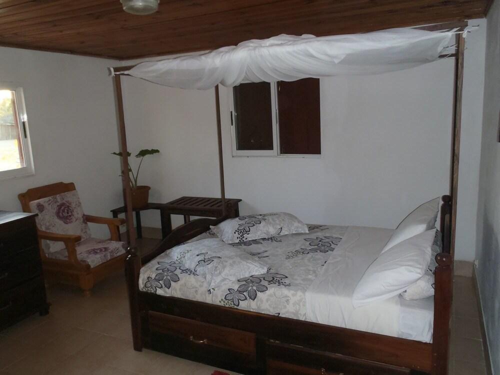 Auberge Chez Laurette Morombe