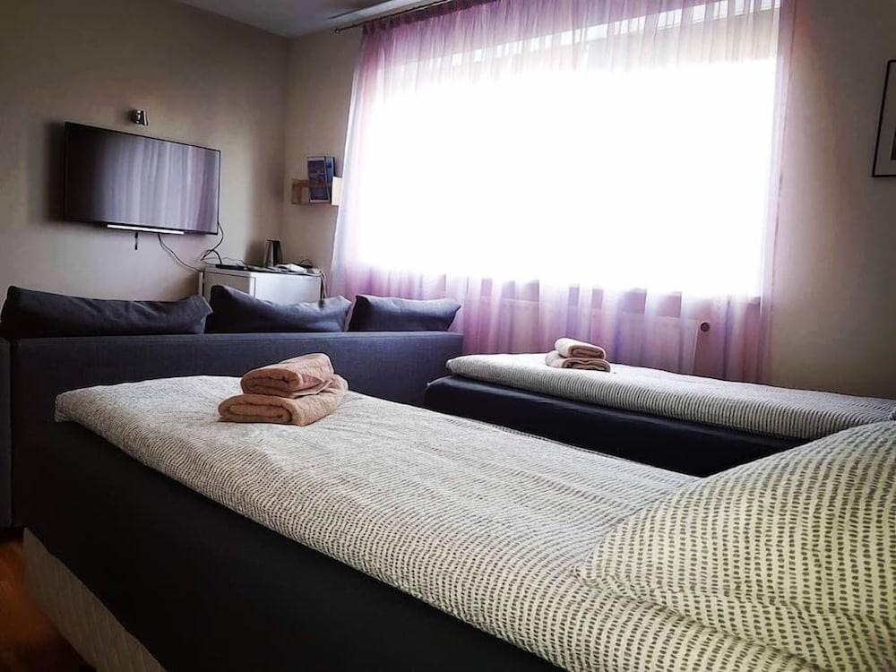 Akureyri Central Rooms