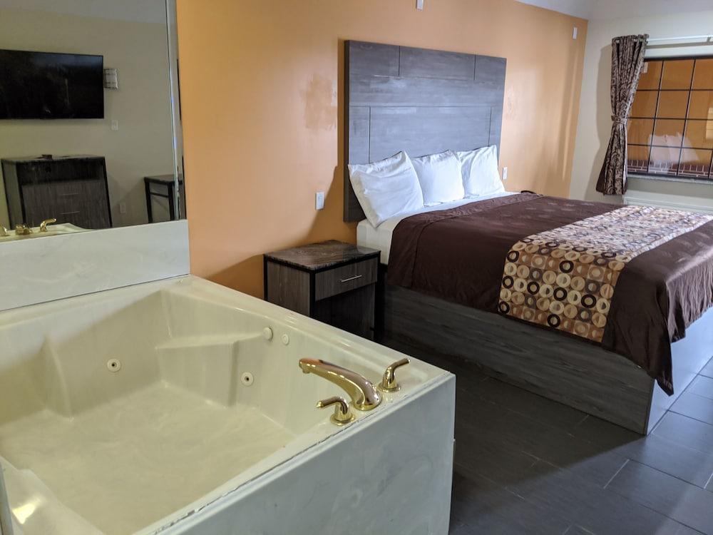 Regency Inn And Suites Galena