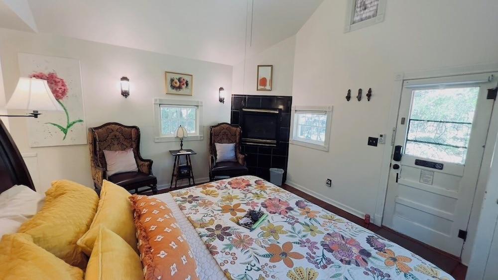 Rock Cottage Gardens B&B