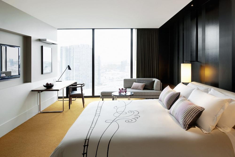 Crown Metropol