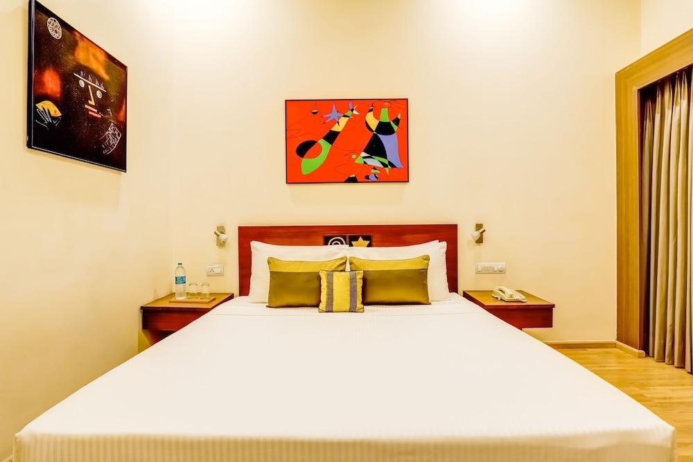 Lemon Tree Hotel, Electronics City - Bengaluru