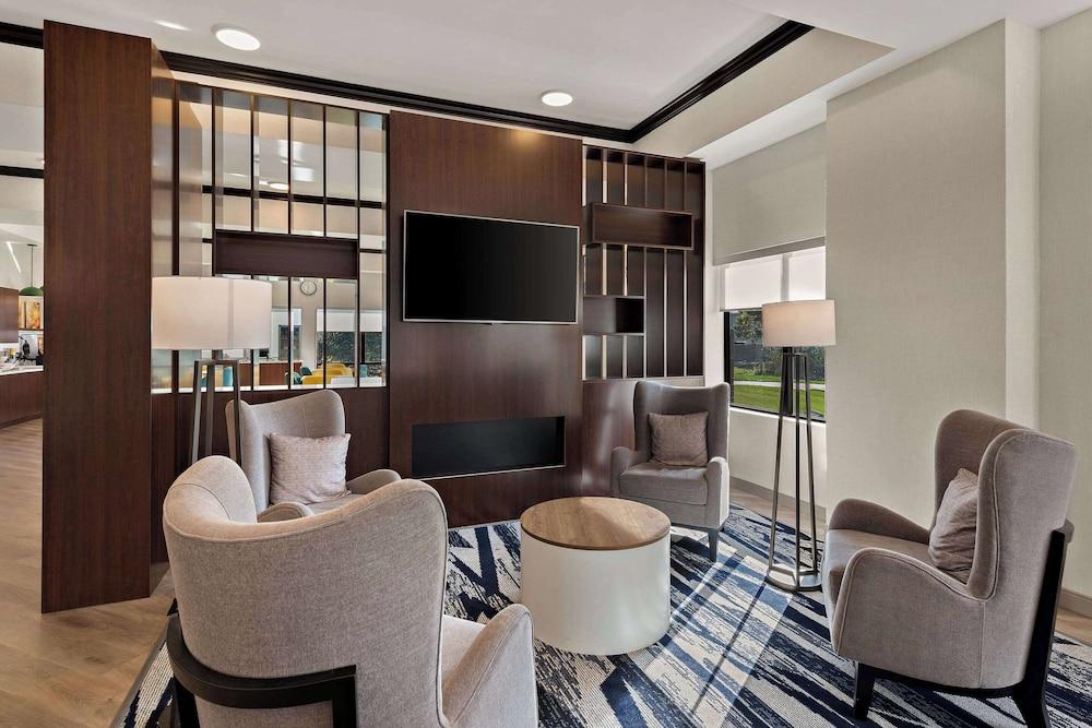 Comfort Suites Columbus East Broad