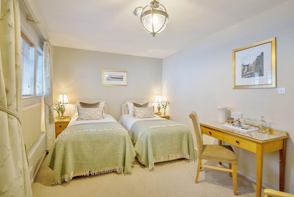 Marlborough Arms Hotel