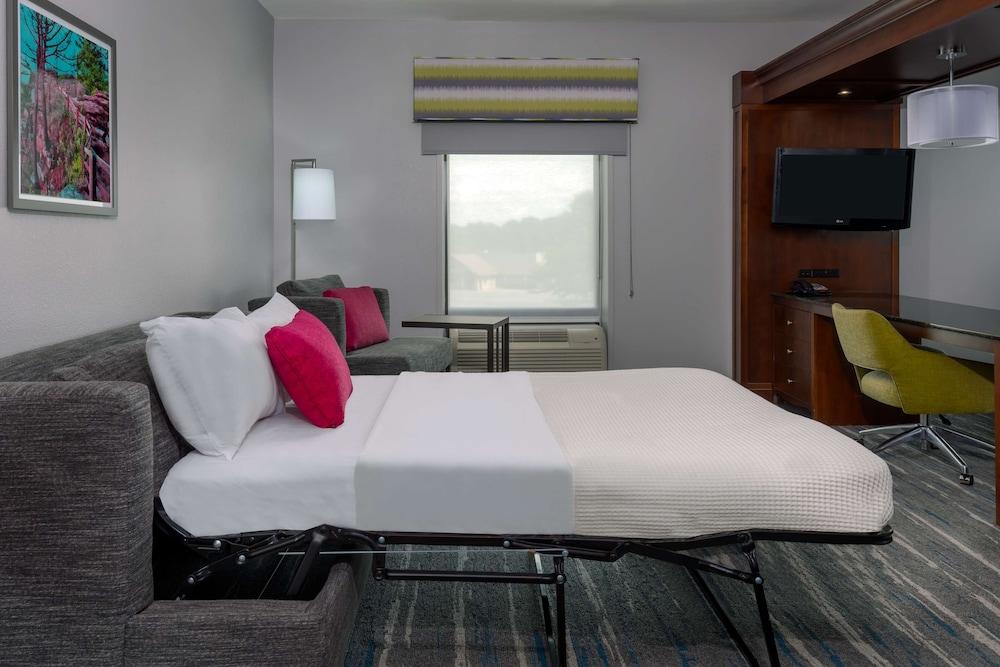 Hampton Inn & Suites Winston-Salem/University Area, NC