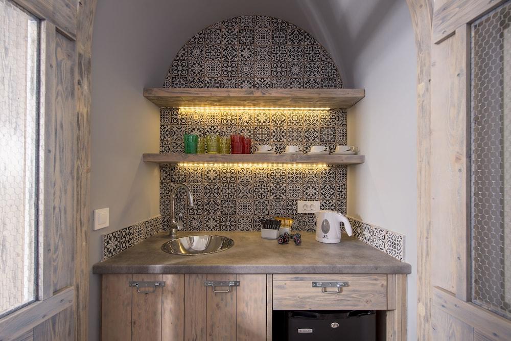 Caldera's Dolphin Suites