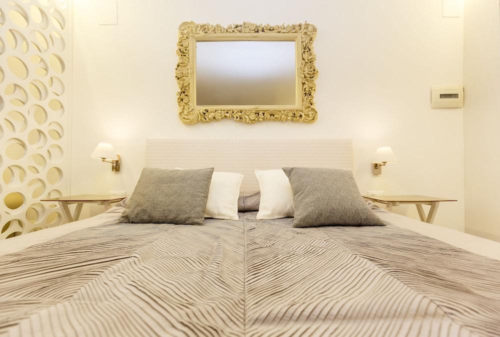 BB 22 Charming Rooms & Apartments