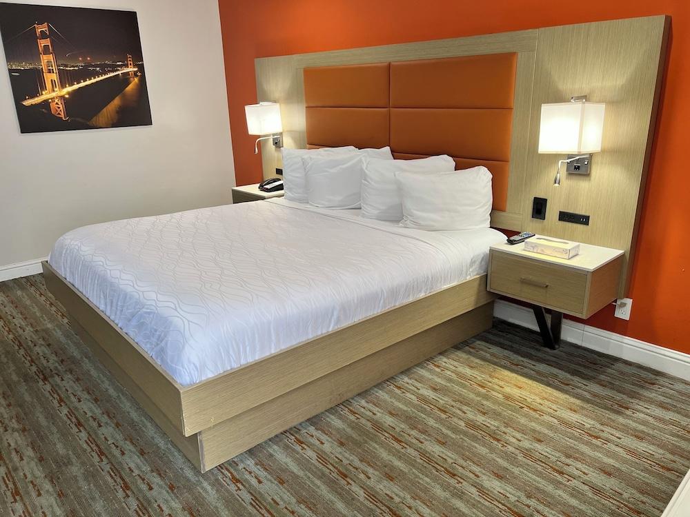 Presidio Parkway Inn