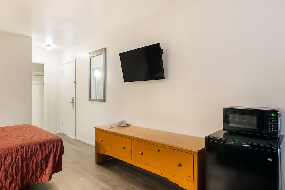 Rodeway Inn & Suites Sidney Historic Downtown I-80