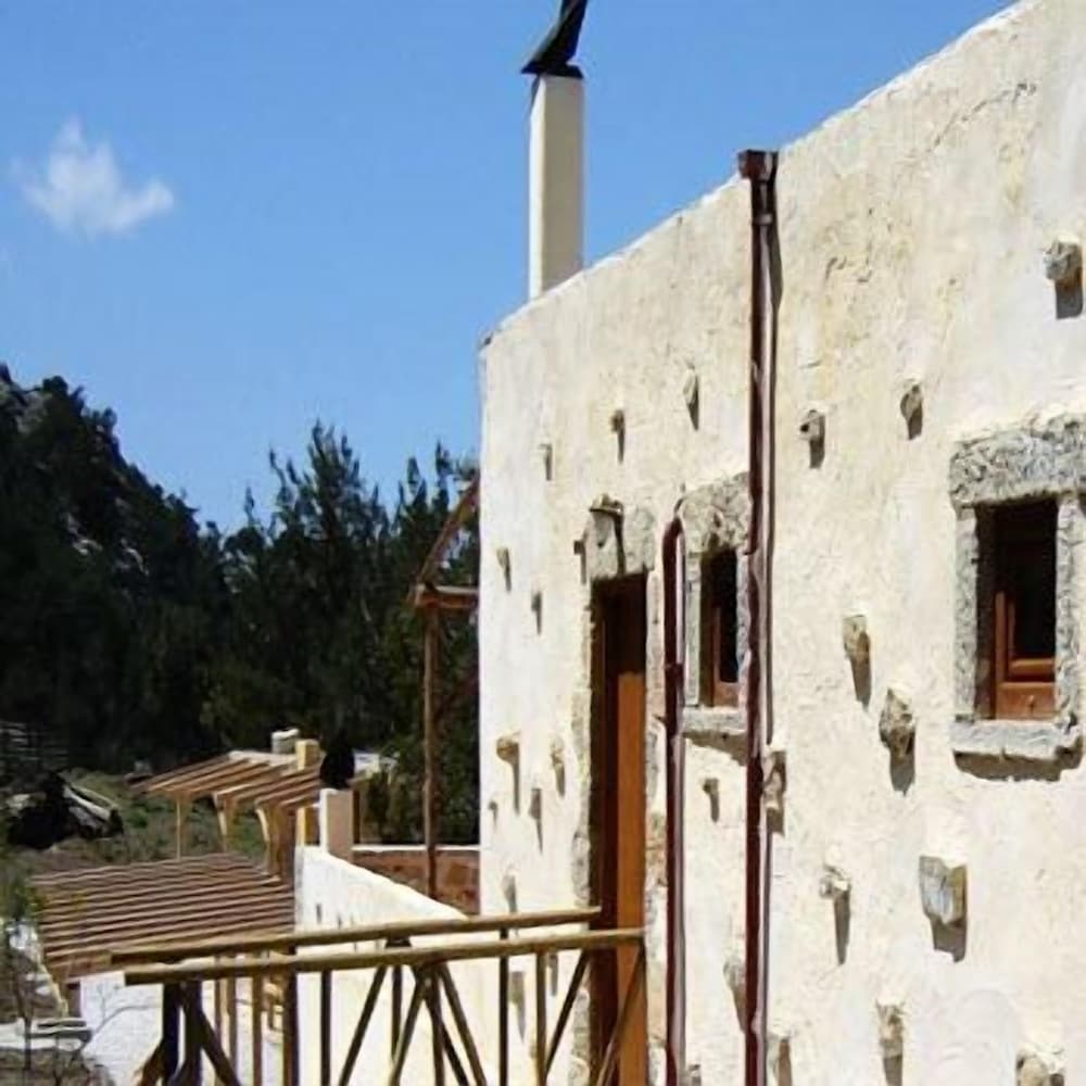 Akros Oreon Green Small Hotel