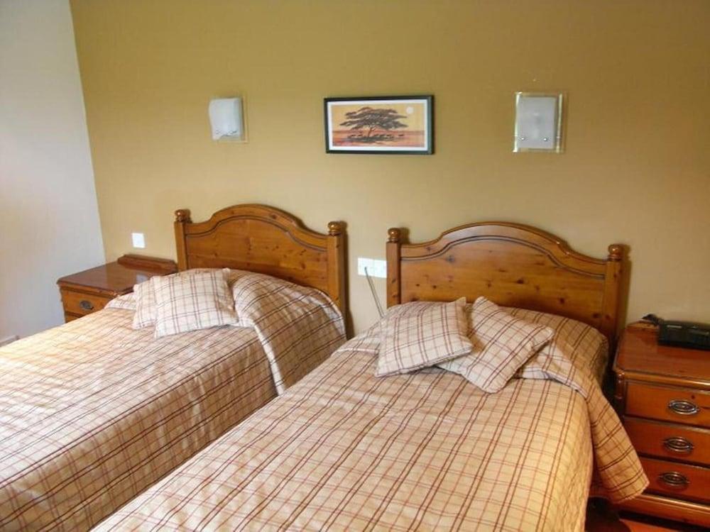 Whoop Hall Hotel and Leisure