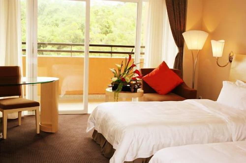 University Town International Hotel