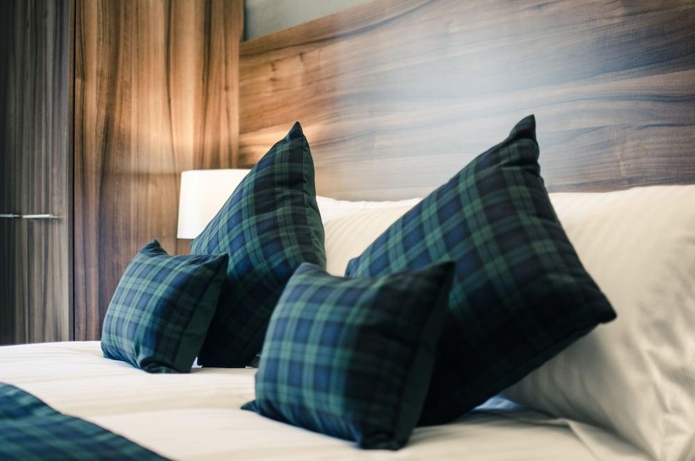 Royal West End Hotel