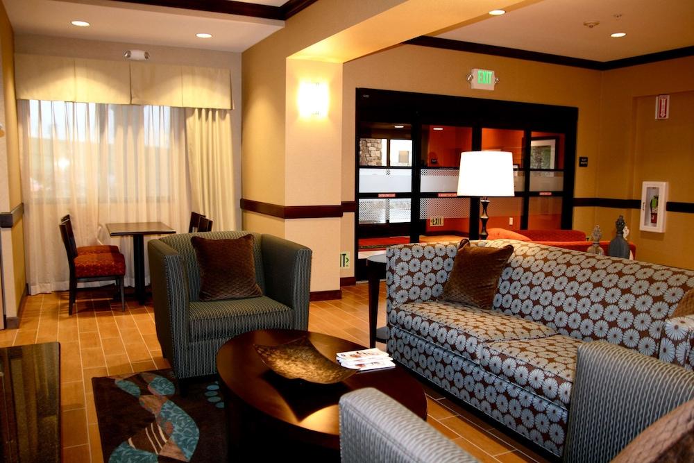 Hampton Inn & Suites Folsom