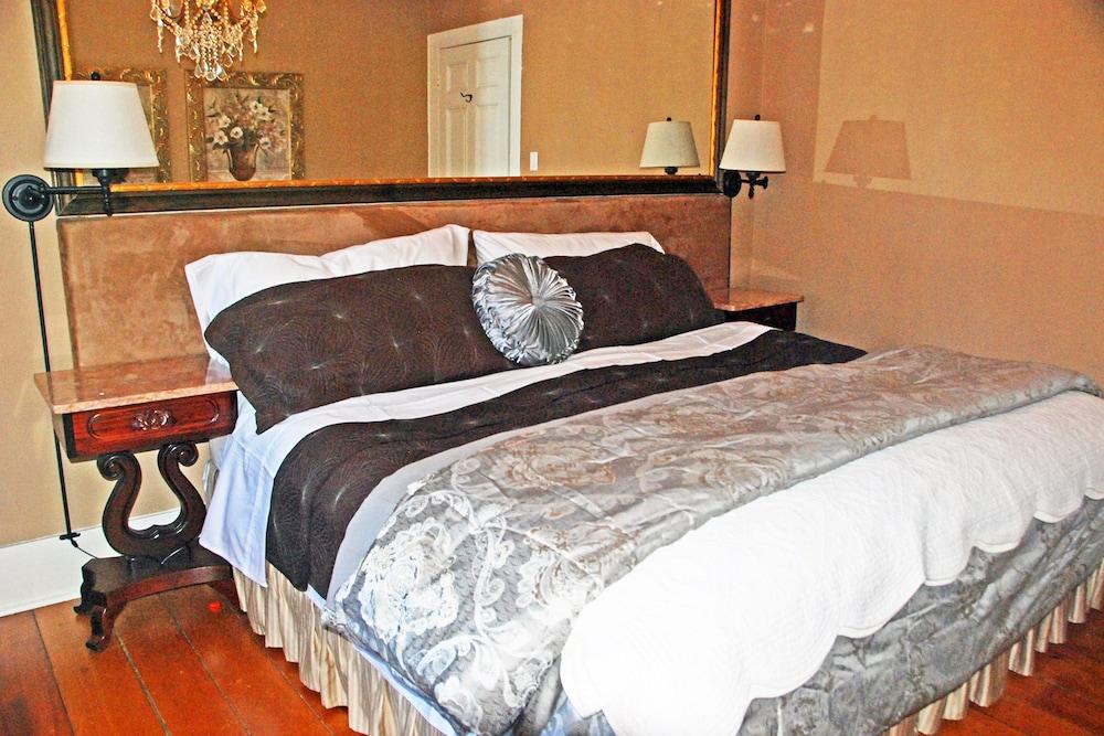 Apple Tree Historic B&B