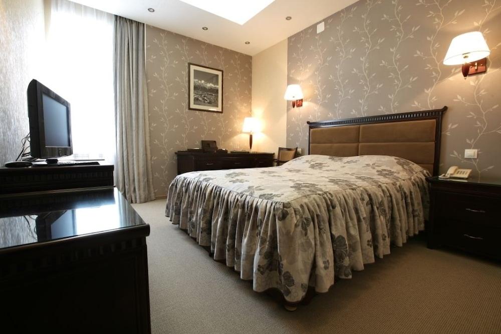 ATLAZA City Residence