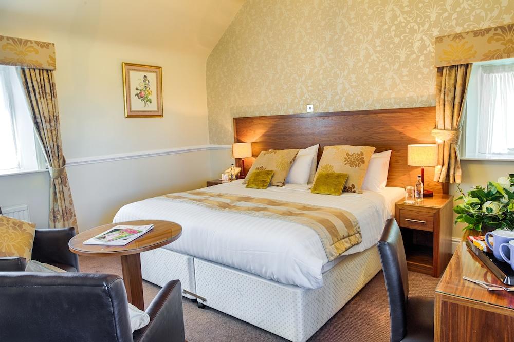 Classic Lodges - Bagden Hall Hotel