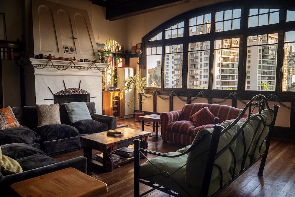 Hostal Little Castle - Hostel