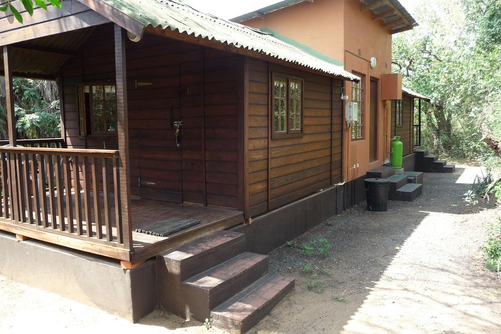 Isinkwe Backpackers Bushcamp