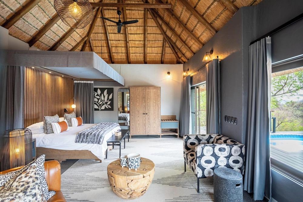 Tuningi Safari Lodge