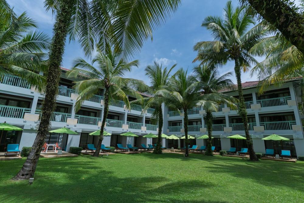 The Briza Beach Resort Khaolak