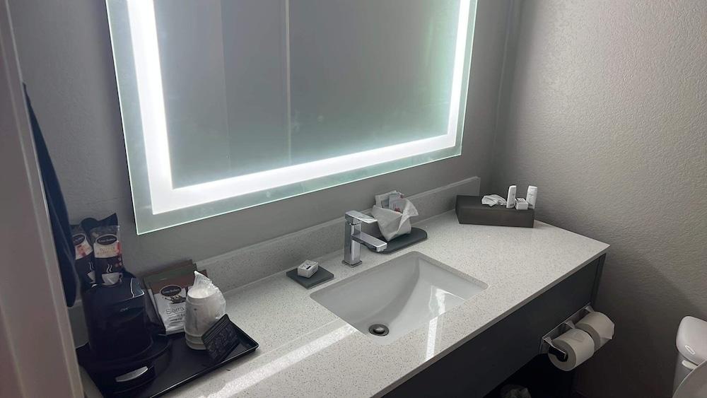 La Quinta Inn & Suites by Wyndham Ada