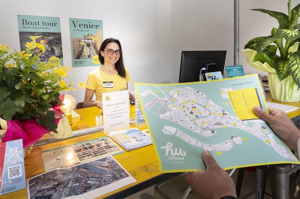 Hu Venezia Camping in Town