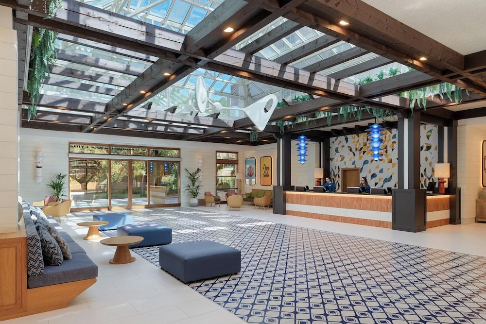 H10 Mediterranean Village