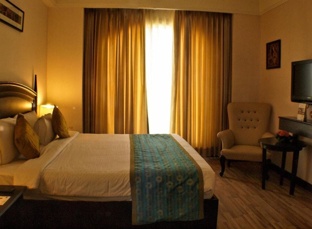 Cambay Resort Jamdoli