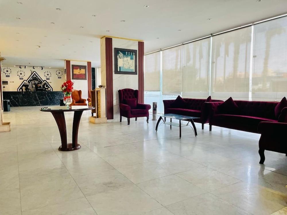 Aracan Pyramids Hotel