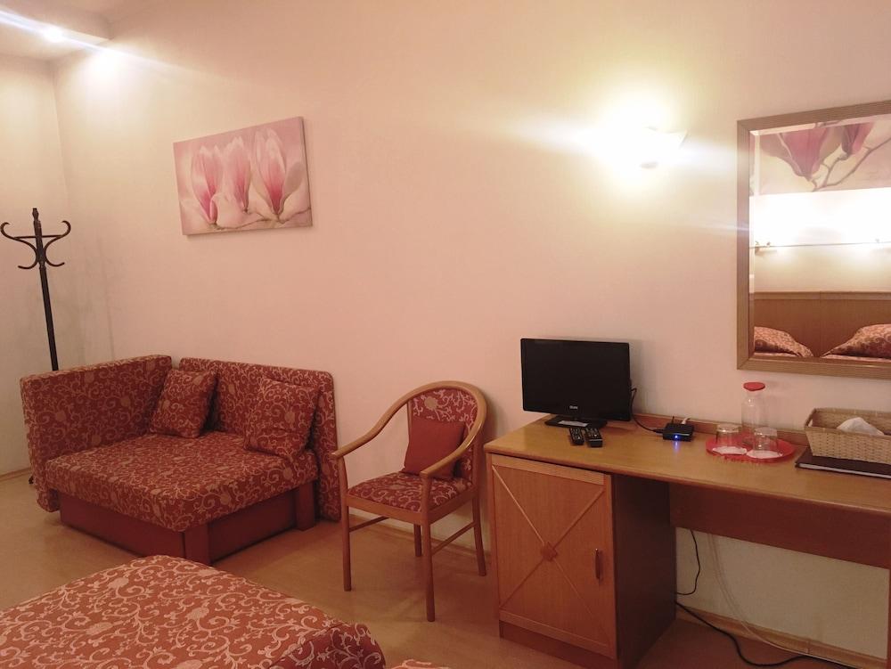 Nevsky 3 Guest House
