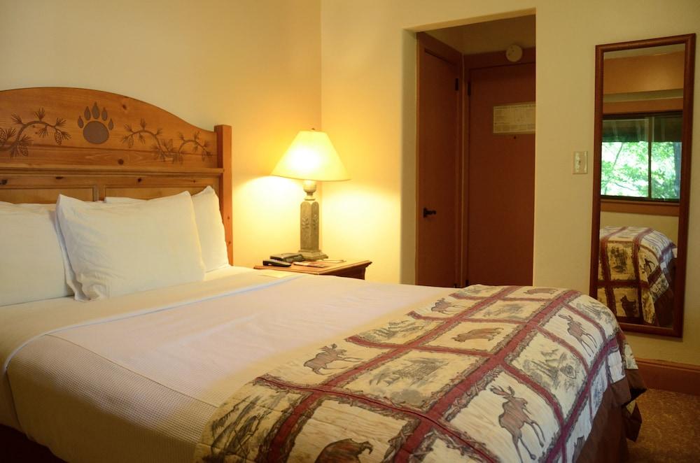 Overlook Lodge at Bear Mountain