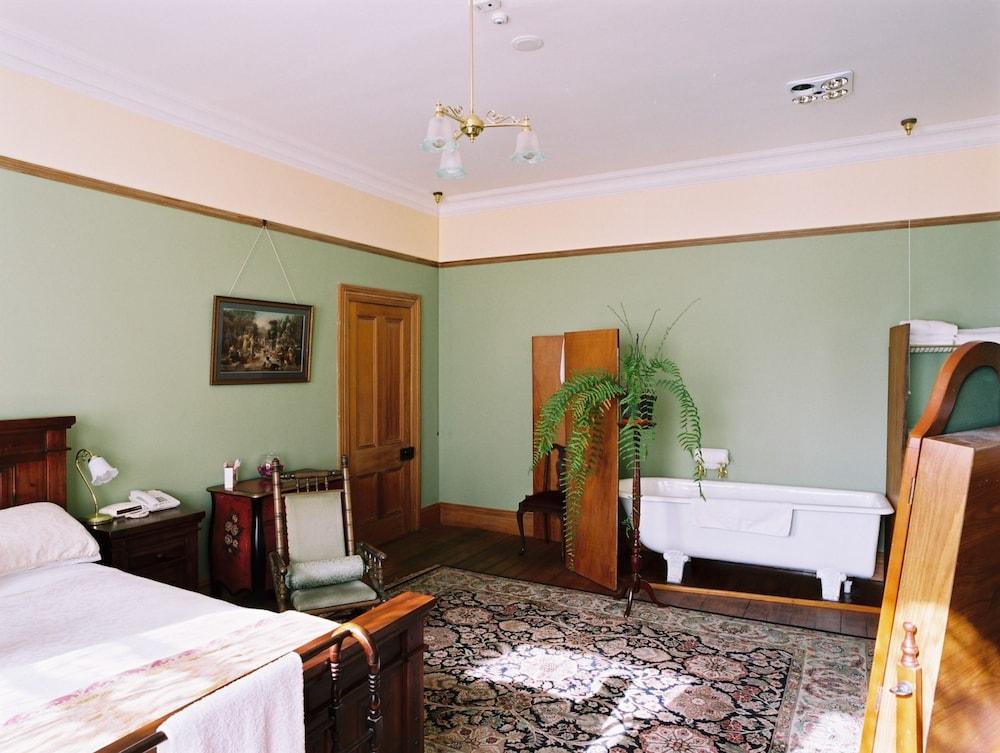 Braemar on Parliament Street