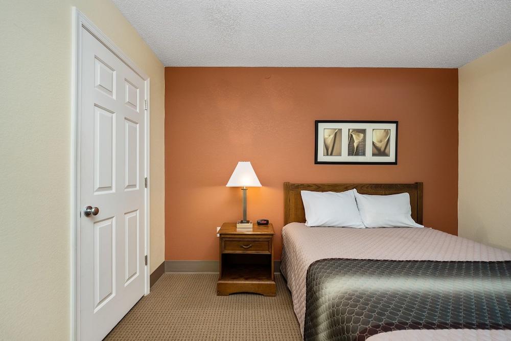 Affordable Suites Fredericksburg