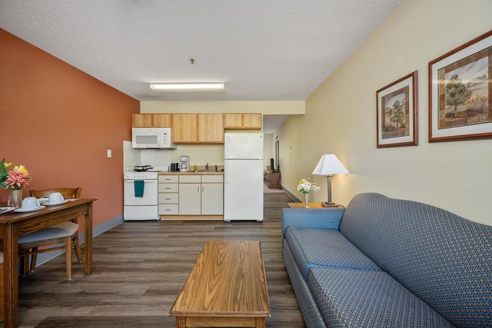 Affordable Suites Fredericksburg