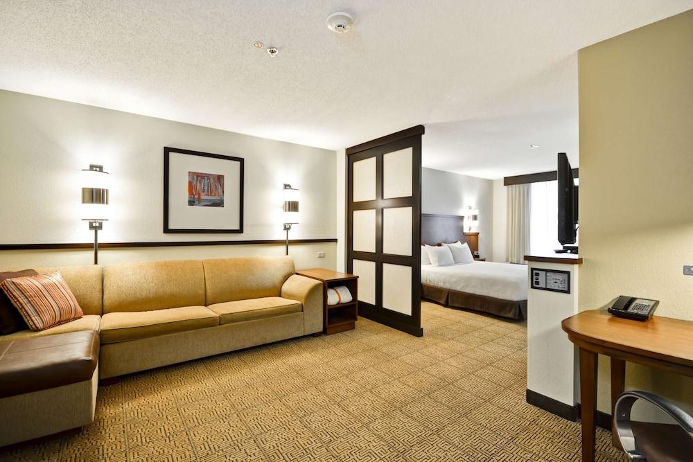 Hyatt Place Chicago/Naperville/Warrenville
