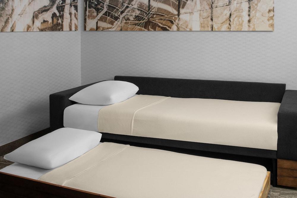 SpringHill Suites by Marriott Pittsburgh Southside Works