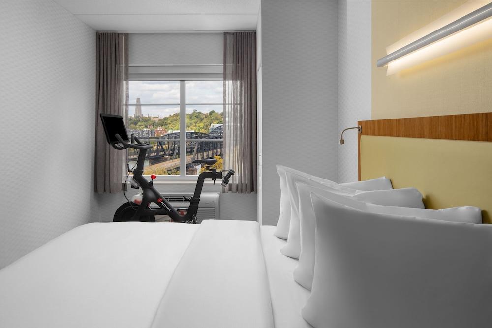 SpringHill Suites by Marriott Pittsburgh Southside Works
