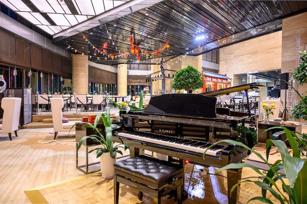 Crowne Plaza Huizhou by IHG