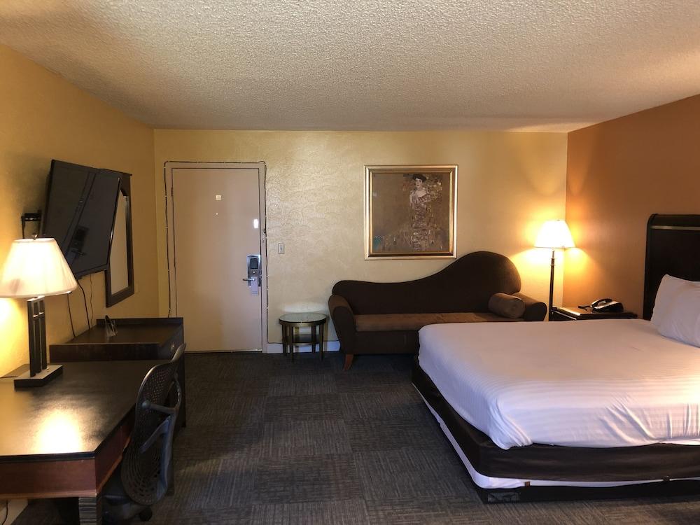 Nendels Inn & Suites