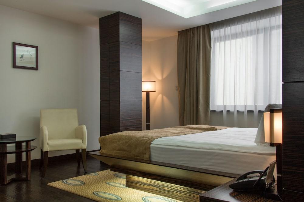 International Hotel Sayen