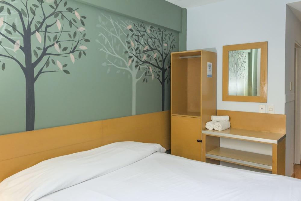 Circus Hotel & Hostel