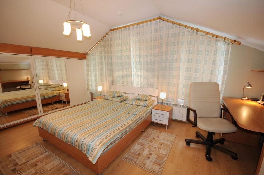 City Spring Apartments