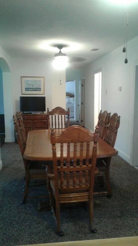 Astor Bridge Marina & Motel