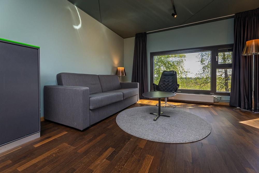 Comfort Hotel RunWay